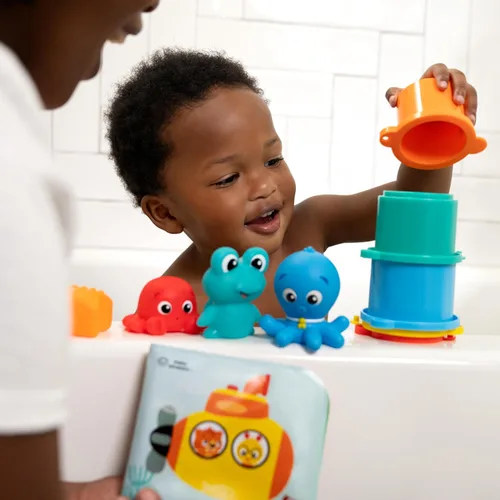 Miniatura 7 de Baby Einstein Ocean Explorers Opus Bath Pals - Juego de regalo de 11 piezas, libro de baño impermeable, tazas de baño, juguetes de baño