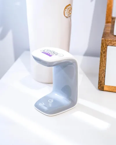 Miniatura 2 de Gelish Luz LED Mini Touch – Luz de curado LED portátil y recargable para puntas Soft Gel™ y reparaciones rápidas de uñas de gel, activación táctil