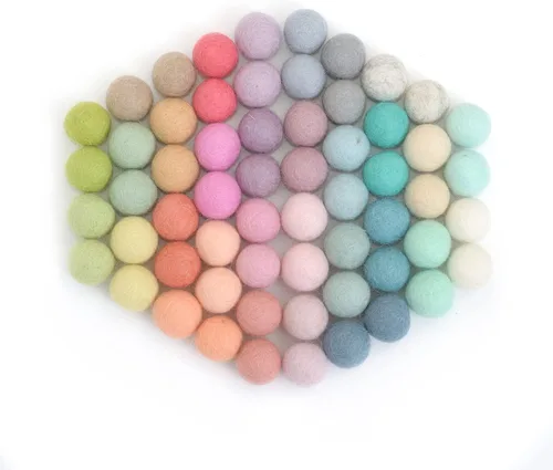 Glaciart One Bolas de Fieltro con Pompón, Bolas de Fieltro de Lana (60 Piezas) 1.5 cm – 0.6 Pulgadas, Hechas a Mano en 30 Colores Pastel (Verde, 60