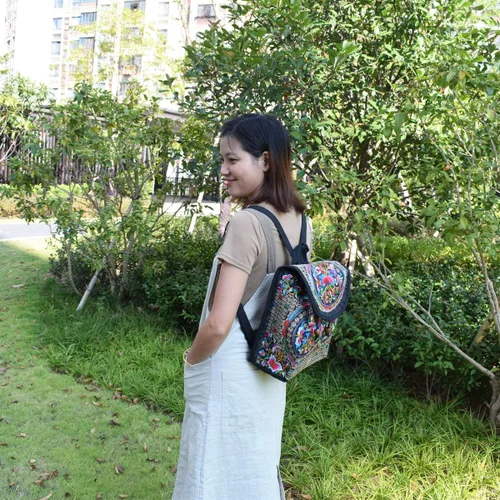 Miniatura 7 de Mochila de lona única vintage para mujer con bordado floral