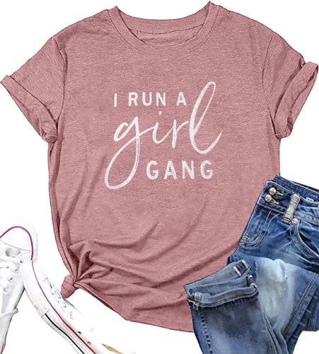 MOUSYA Camiseta de manga corta con texto en inglés "I Run A Girl Gang" para mujer, camiseta casual de verano para mamá