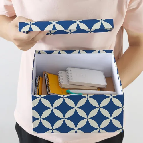 Miniatura 4 de Soul & Lane Juego de 3 cajas decorativas con tapas, cuadradas de 28 cm x 28 cm, de cartón anidadas para decoración del hogar en azul y crema, cajas