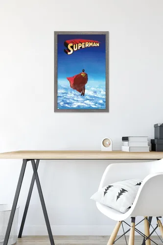 Miniatura 6 de DC Comics Superman - Póster de pared de nubes de horizonte, 22.4 pulgadas de largo x 14.7 pulgadas de ancho, versión enmarcada de madera de granero
