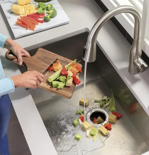 Miniatura 3 de GE Disposall - Triturador de basura con alimentación continua, motor de 1/3 caballo de fuerza, bueno para moler: pasta cocida y cáscaras de frutas