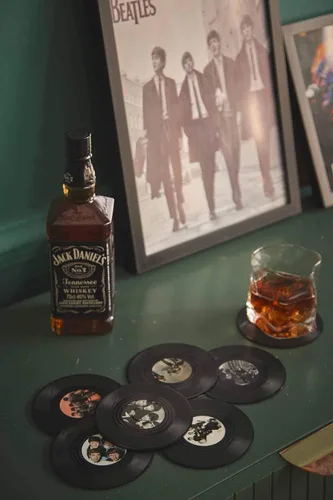 Miniatura 8 de Juego de 8 posavasos de vinilo de The Beatles con abridor magnético de botellas, bonitos posavasos de música, regalos de bar para hombres y mujeres