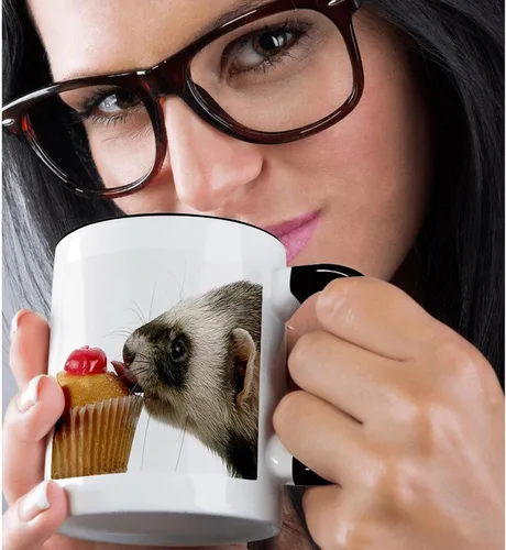 Miniatura 2 de 3dRose mug_17288_4 Hurón Eating Cupcake - Taza negra de dos tonos, multicolor, 11 onzas Blanco