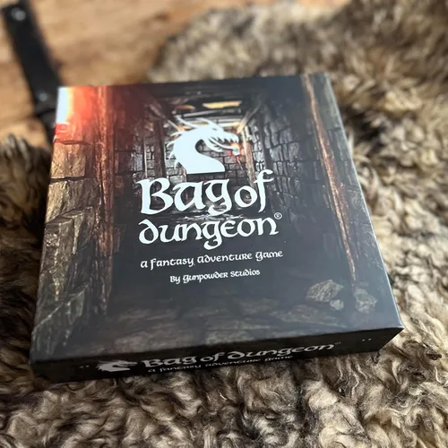 Miniatura 2 de Bag of Dungeon–Juego de Mesa de Aventura Fantástica para Familias y Fanáticos de RPG 1–4 Jugadores, Edades 7+ Explorador de Mazmorras Clásico