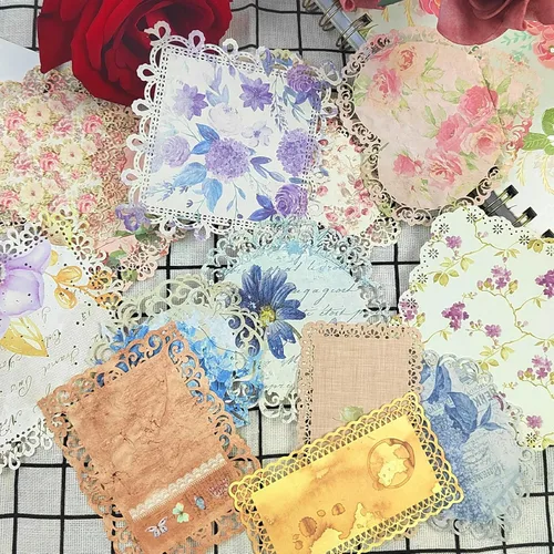 Paquete de suministros vintage para álbumes de recortes, 40 piezas de recortes de encaje recortado, flores en la serie Bloom, marco blanco, papel