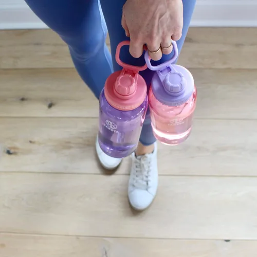 Miniatura 5 de Takeya Tritan - Botella de Agua Deportiva con Tapa de Boquilla - Sin BPA y Apta para Lavavajillas - Botella Reutilizable con Asa en la Tapa - Rosa