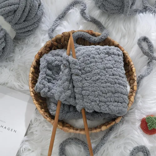 Miniatura 4 de HOMBYS Hilo de Chenilla Gris Grueso para Tejer a Mano, Hilo Jumbo Suave y Esponjoso para Crochet, Hilo Súper Voluminoso Grande para Manta Gruesa