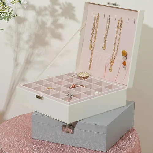 Miniatura 2 de homing Caja organizadora de aretes con 50 ranuras con 8 ganchos para collares regalos de cumpleaños y Navidad 2 bandejas clásicas de piel sintética