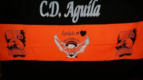 Bandera cd Aguila - El Salvador medidas 4.75 FT - 1.45 Mts de Largo y 2.65 FT- 0.81 Mts de Alto; La Bandera de Tu equipo de futbol favorito del Pais
