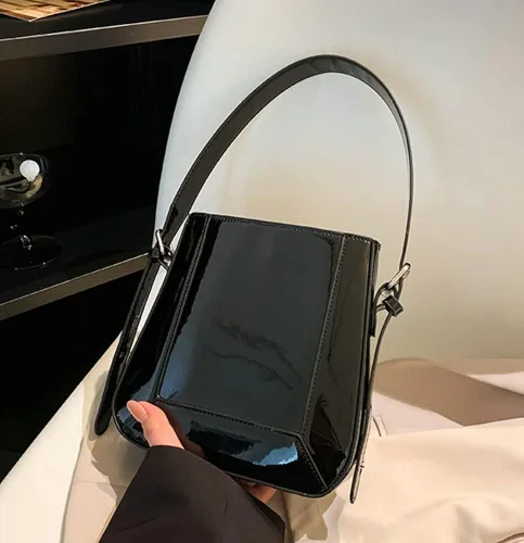 Miniatura 9 de Bolso hobo para mujer, de charol, de color plateado brillante, bolso de hombro Y2K, bolso de hombro para fiesta 2023