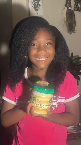 Miniatura 3 de MGL Naturals Aceite de Coco y Manteca de Karité Alimento Natural para el Cabello elaborado con ingredientes orgánicos. Nutre e hidrata el cabello.