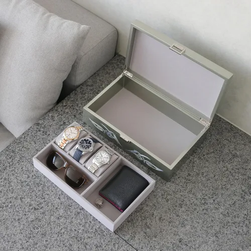 Miniatura 3 de MADDesign Mother of Pearl Caja de reloj, organizador de joyas, almacenamiento diario, diseño tribal de dragón (plata metálica)