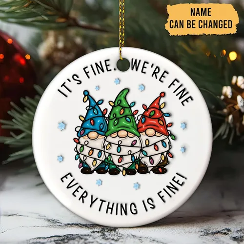 Miniatura 2 de Hyturtle Adorno navideño de gnomo 2025 – Divertido adorno «Everything Is Fine» – Adornos de gnomos de cerámica para árbol de Navidad – Lindo gnomos