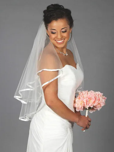 Unicra - Velo de novia, 2 niveles, corto, para novia, con borde de lazo y peine, accesorios de velo suaves para novias (blanco, 25.633.5 pulgadas)