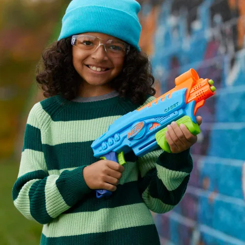 Miniatura 7 de Nerf Elite Jr Ultimate Starter Set, 2 lanzadores de espuma de juguete fáciles de jugar, 15 dardos Nerf Elite, 2 objetivos, juegos al aire libre