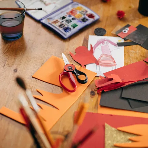 Miniatura 10 de FISKARS Magic Morph - Tijeras para niños, la imagen se mueve cuando se inclina, punta puntiaguda para mayores de 4 años, diseño divertido de ninja