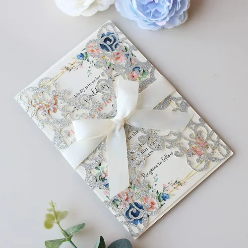 Miniatura 5 de 50 kits de invitación de boda con purpurina plateada de 5.12 x 7.28 pulgadas, cortadas con láser, tarjetas de invitaciones de bolsillo floral hueco