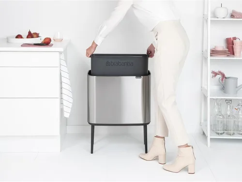 Miniatura 7 de Brabantia Bo Cubo de basura - 1 cubo interior de 9.5 galones (acero mate FPP) cubo de basura para residuos/reciclaje, compartimento extraíble +