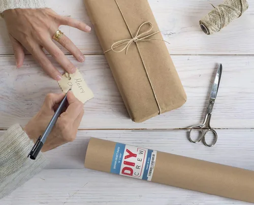 Miniatura 3 de DIY CREW Rollo de papel kraft marrón, 30 pulgadas x 150 pies, fabricado en Estados Unidos, material reciclado, papel de regalo, ideal para embalaje