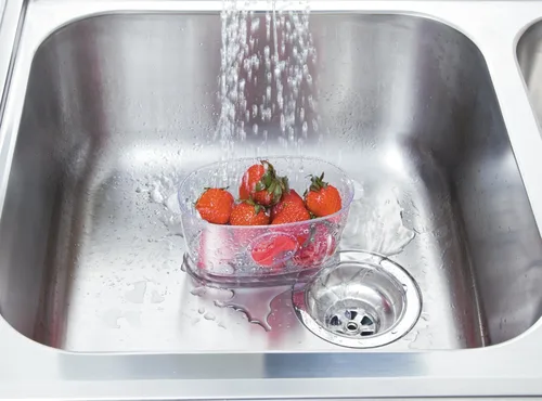 Miniatura 3 de PrepWorks Berry Keeper, rojo - Almacenamiento que mejora la frescura para bayas y frutas pequeñas