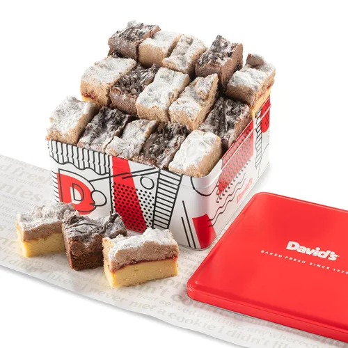 Miniatura 10 de David's Cookies - Cesta de galletas y brownies surtidos gourmet frescos, para compartir en el Superbowl con familia y amigos; paquete de fiesta