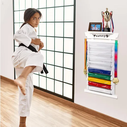 Miniatura 6 de Tilhumt 10/12 Belts Karate Belt Display Rack with Photo Shelf, Felt Taekwondo Belt Display Rack Martial Arts Belt Display for Adults TKD, BJJ Blanco