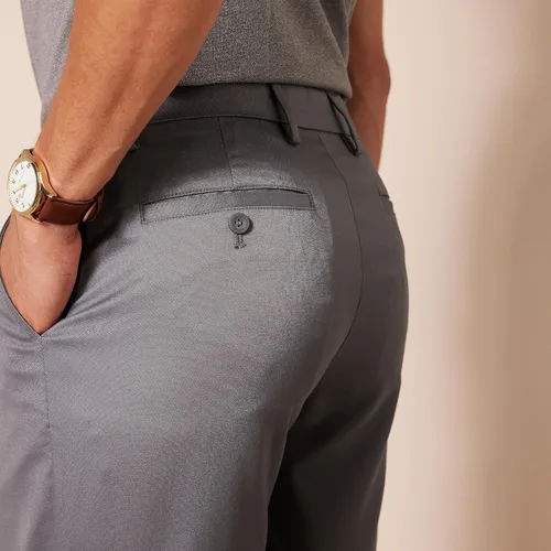 Miniatura 4 de Tienda Essentials Pantalones cortos de golf elásticos ajustados para hombre