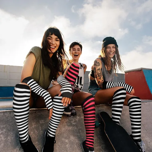Miniatura 7 de Juego de 4 pares de calcetines largos a rayas para mujer