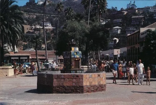 Wrigley Plaza and Cabrillo Fountain Santa Catalina Island, California CA Original Vintage Postcard