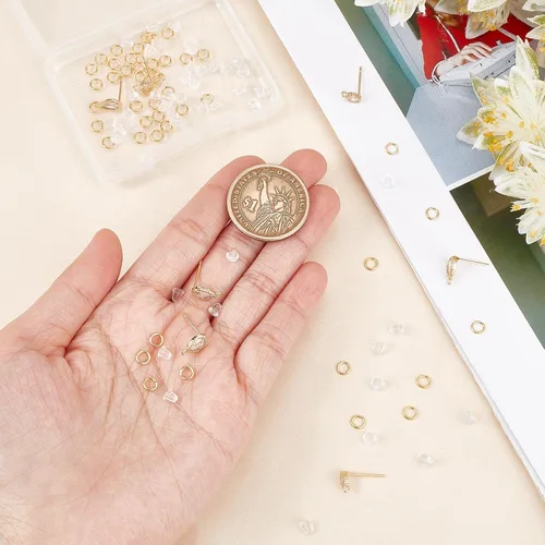 Miniatura 4 de CREATCABIN 1 caja 12 aretes de latón chapado en oro de 18 quilates de 2 tamaños, aretes tipo dormilona con circonitas cúbicas con anillos de salto