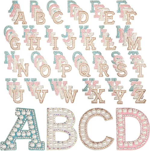 Zeyune 104 piezas de diamantes de imitación y perlas para planchar, parches decorativos de letras A-Z con brillantina y purpurina del alfabeto