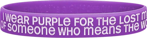 Miniatura 2 de Fight Like a Girl Paquete de 10 pulseras con texto en inglés "I Wear Purple for The Lost Memories of Someone Who Means The World To Means The World