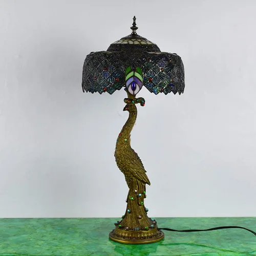 Miniatura 2 de Lámpara de mesa Tiffany de pavo real, lámpara de escritorio con base de resina retro, pantalla de pavo real para sala de estar, dormitorio