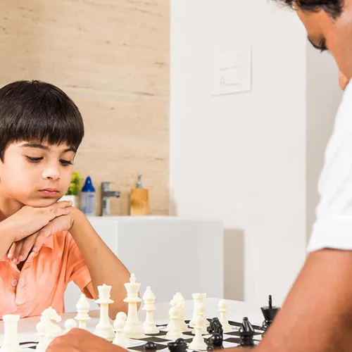 Miniatura 4 de Ankit Toys & Games Juego de ajedrez en blanco y negro – Juego de estrategia duradero y portátil para niños y adultos a partir de 6 años, perfecto