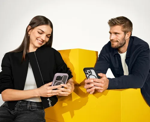 Miniatura 7 de OtterBox Funda para iPhone 16e, iPhone 15, iPhone 14 y iPhone 13 Defender Series XT con MagSafe, sin pantalla, resistente, accesorio para cordón