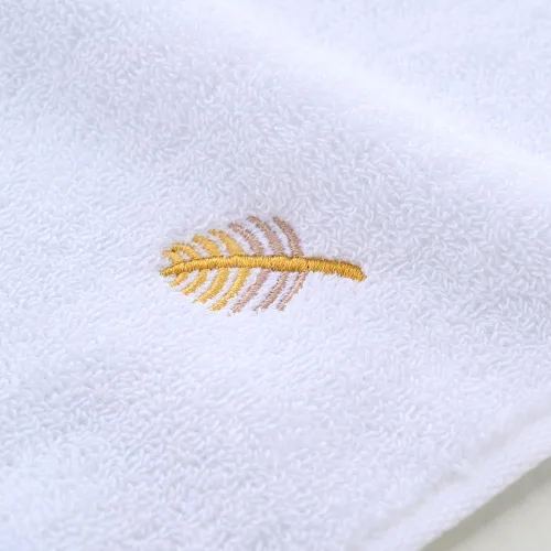 Miniatura 8 de YiLUOMO Gold Feathers - Juego de toallas de mano bordadas elegantes blancas, supersuaves, 100% algodón, altamente absorbentes, decorativas