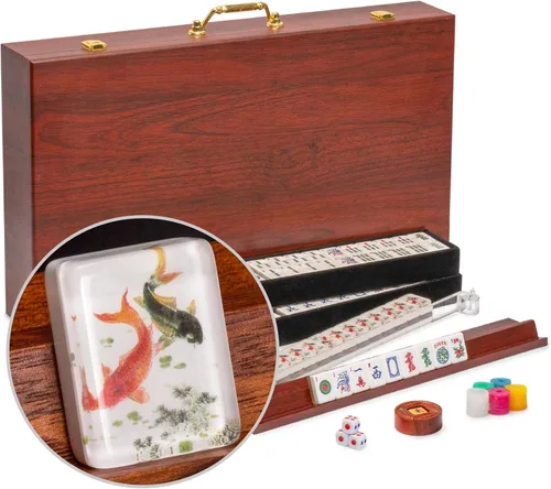 Juego de Mahjong Americano de Yellow Mountain Imports, Peces Koi con Estuche de Madera - Cuatro estantes de madera, empujadores acrílicos, monedas