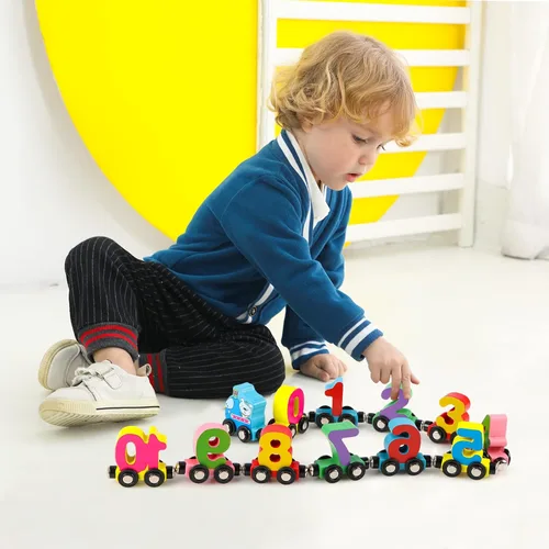Miniatura 2 de Wondertoys Juego de 12 piezas de tren de madera con números de juguete, incluye 1 motor de autos para niños y niñas, compatible con las principales