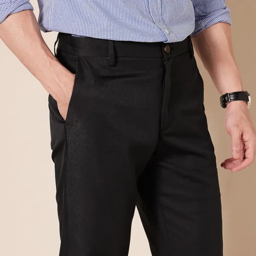 Miniatura 4 de Tienda Essentials - Pantalón de vestir de corte ajustado y diseño frontal plano para hombre