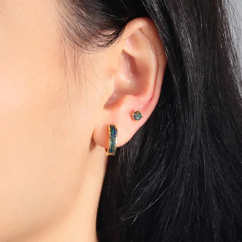 Miniatura 213 de CiNily Aretes Huggie de ópalo con bisagras, chapados en oro, hipoalergénicos, pequeños aretes de aro para mujeres, adolescentes, niñas, hombres