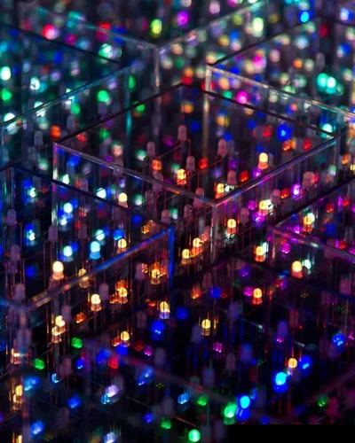 Miniatura 4 de 4 Cube, escultura de luz animada