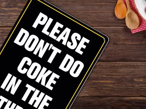 Miniatura 5 de Divertida decoración de baño, bandera de metal para dormitorio universitario, Please Don't Do Coke in The Bath, 12 x 8 pulgadas