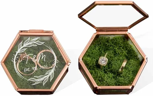 Getname Necklace Caja de anillo de vidrio hexagonal personalizada con musgo para ceremonia de boda, caja de anillo de compromiso de cumpleaños para