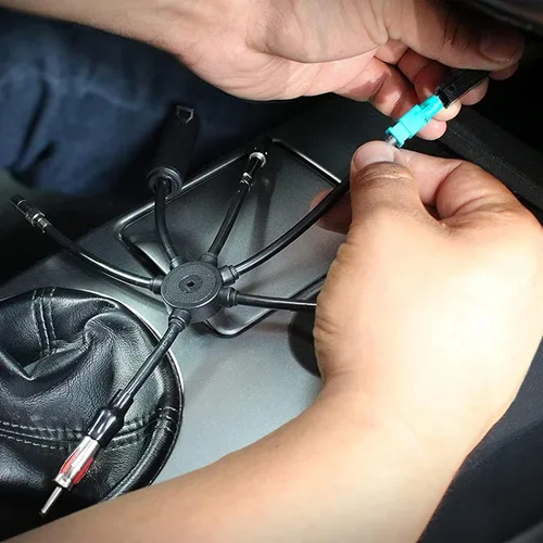 Miniatura 12 de SCOSCHE Adaptador de antena todo en uno para vehículos múltiples UAA3