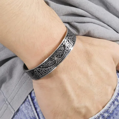 Miniatura 7 de EVBEA Collar de cruz celta para hombre, nudo irlandés vikingo, colgante de oración de serenidad, crucifijo, joyería para hombre con cadena de acero