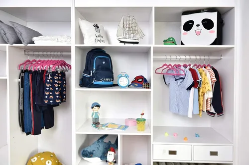 Miniatura 7 de Perchas de plástico de calidad para niños, no aterciopeladas, delgadas, compactas, con clips de metal, para faldas, pantalones, blusas, gancho Rosa