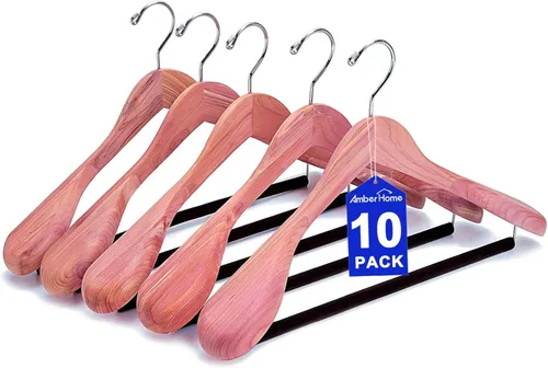 Miniatura 8 de Amber Home Paquete de 5 perchas de cedro para trajes con hombro extra ancho, perchas de madera para abrigos y chaquetas, perchas de cedro natural